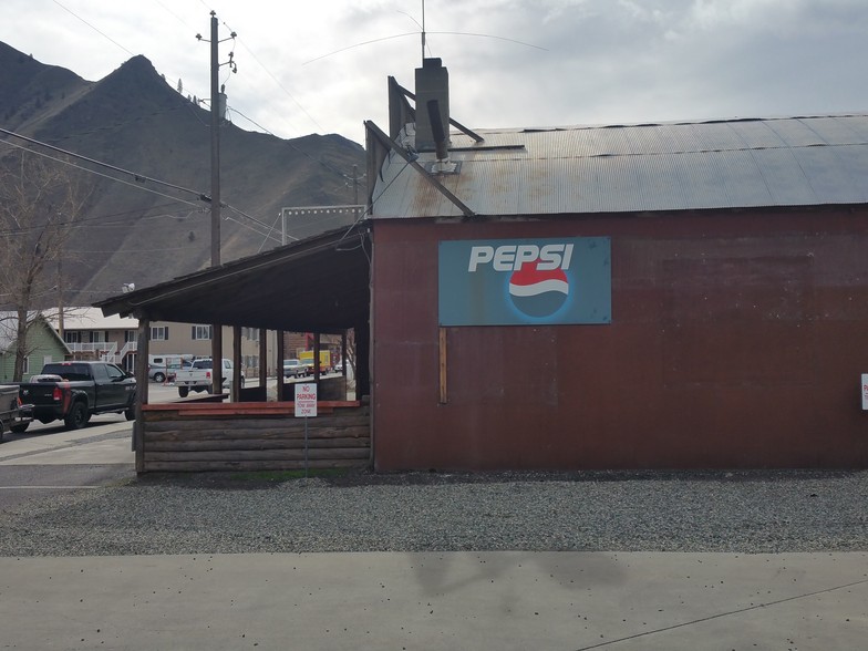 More Photos Of 129 S Main St, Riggins Restaurant For Sale