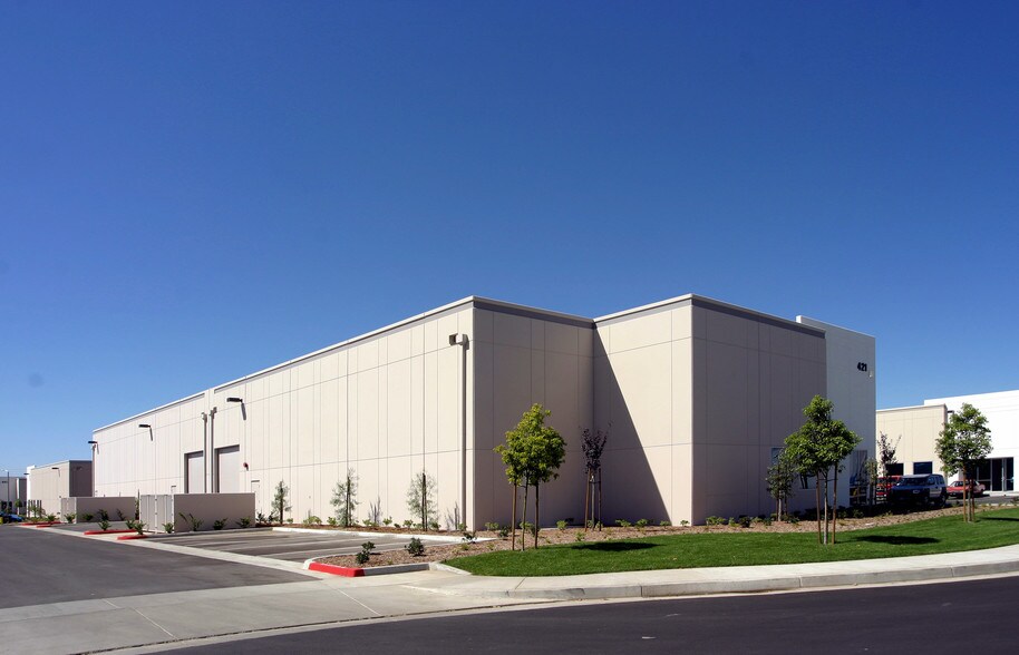 More Photos Of 421 Business Center Ct, Redlands Manufacturing For Lease