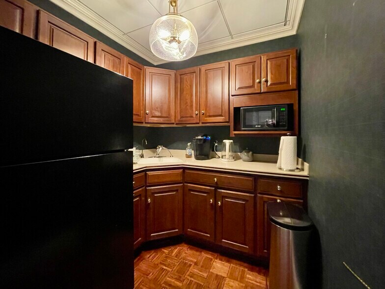 More Photos Of 90 Grove St, Ridgefield Medical For Sale