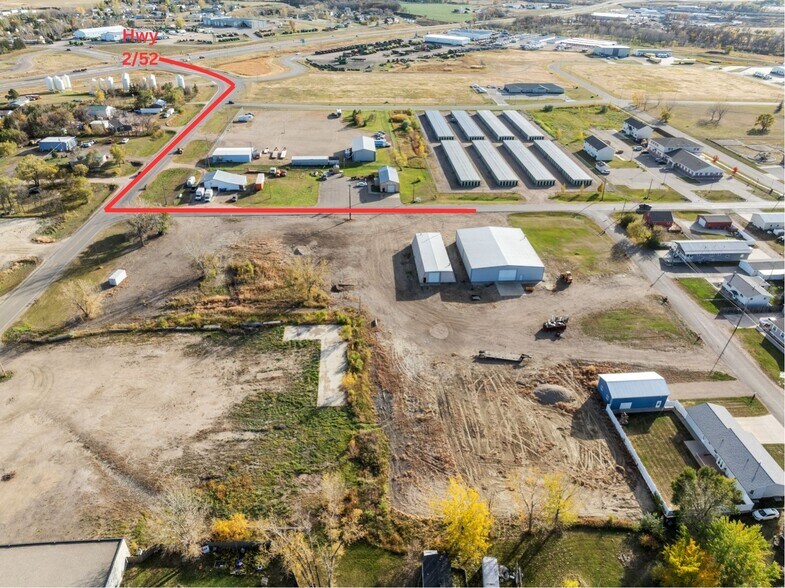 More Photos Of 4015 11th Ave SE, Minot Service For Sale