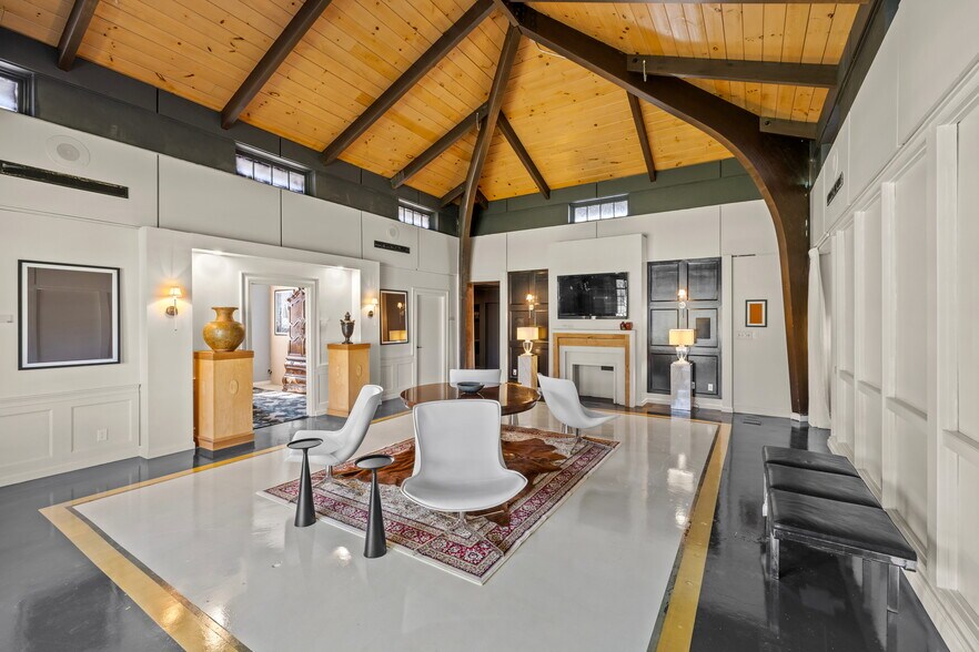 More Photos Of 325 Candler Rd, Atlanta Coworking Space