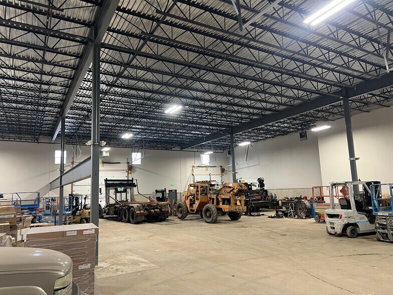 More Photos Of 800 Race Rd, Essex Warehouse For Lease