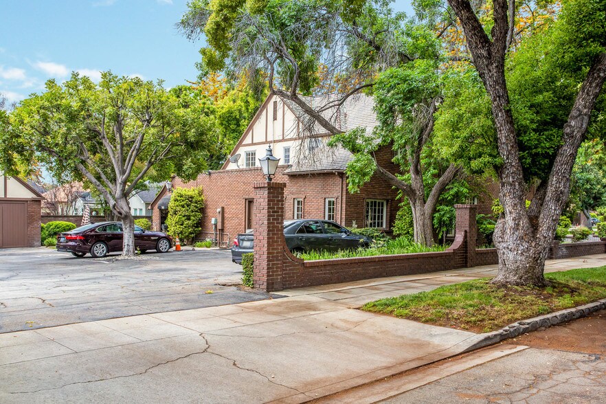 More Photos Of 592 N Euclid, Upland Office For Sale