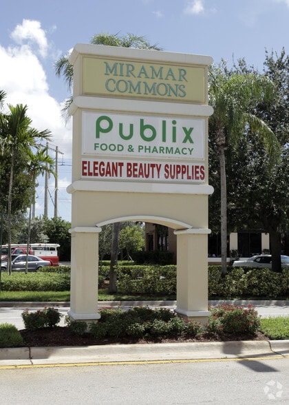 More Photos Of 11000 Pembroke Rd, Miramar General Retail For Lease