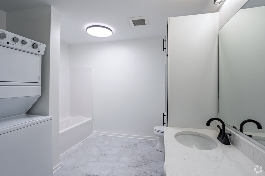 More Photos Of 3614 6th Ave, Des Moines Apartments For Lease