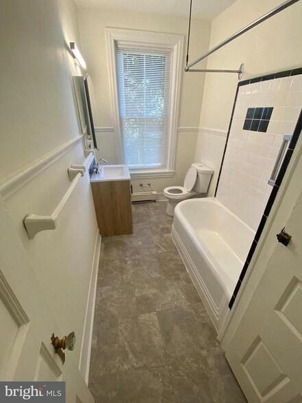 More Photos Of 131 W 18th St, Wilmington Multifamily For Sale