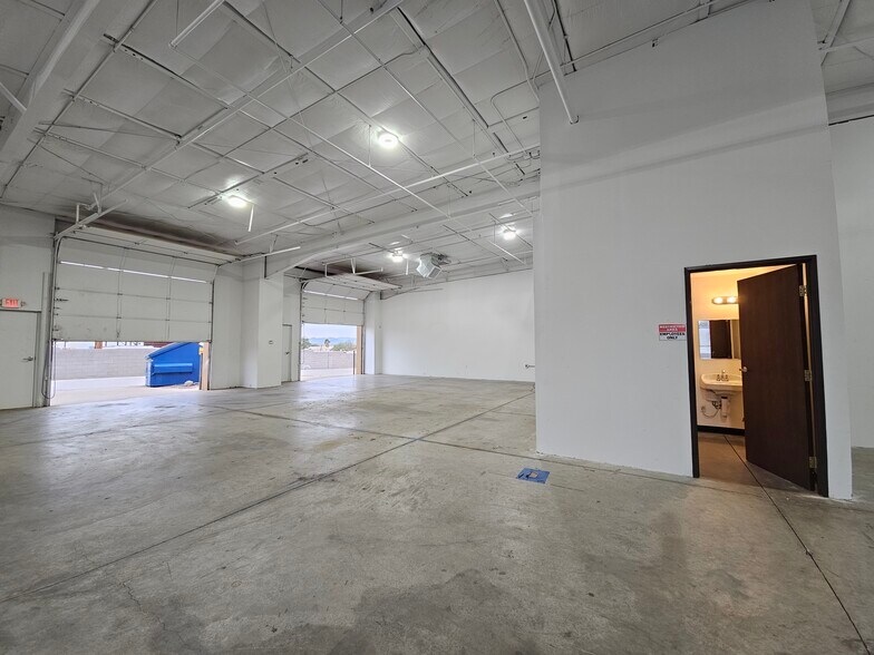 More Photos Of 2921 Friendly Pl, Bullhead City Light Distribution For Lease