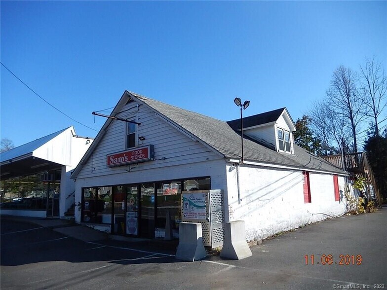 Primary Photo Of 259 W Washington St, Bristol General Retail For Lease