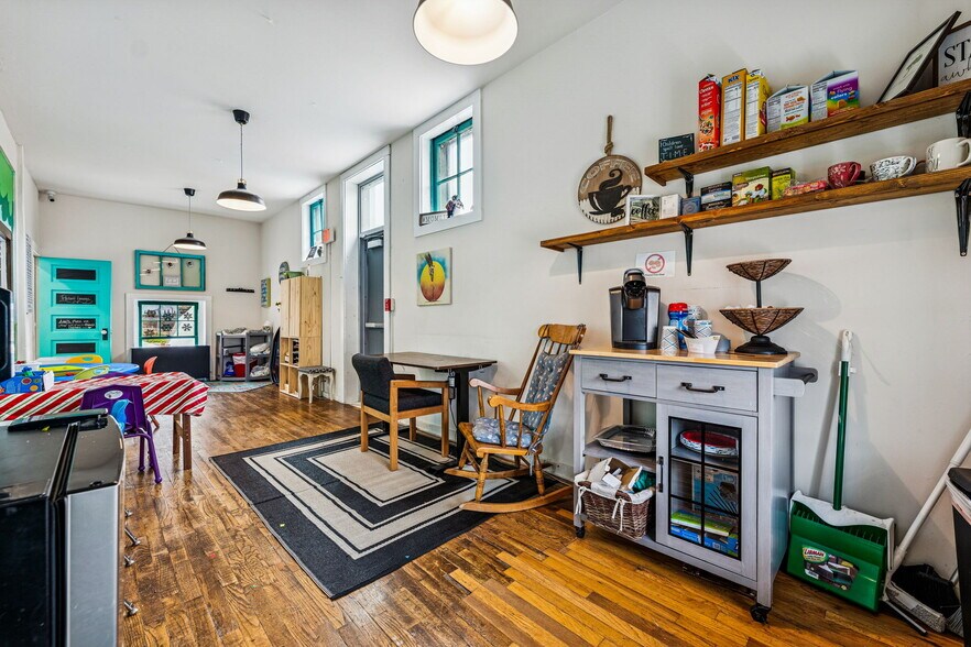 More Photos Of 658 S East St, Bayfield Flex For Sale