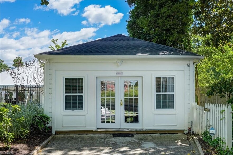 More Photos Of 17 E Main St, Thomasville Storefront Retail Office For Sale