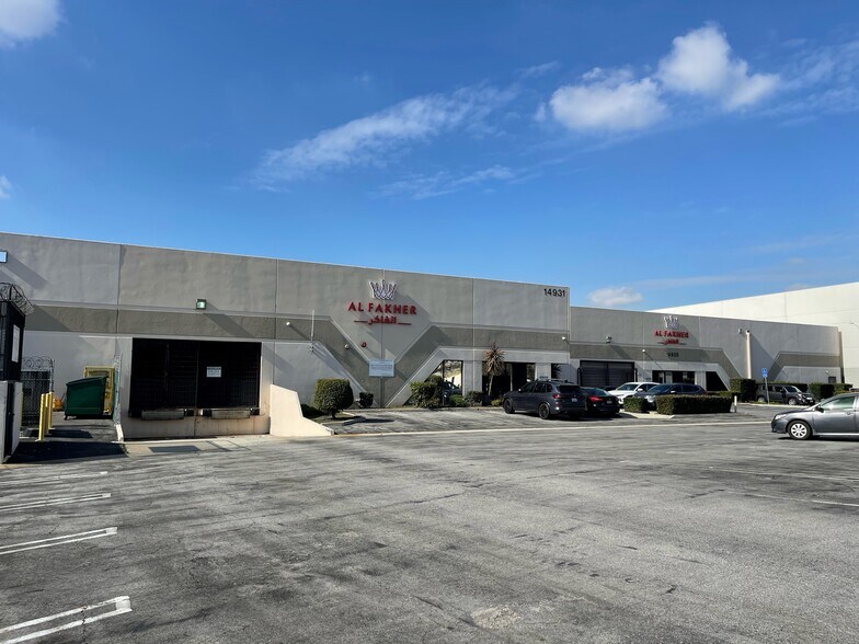 More Photos Of 14925-14931 Gwenchris Ct, Paramount Distribution For Lease