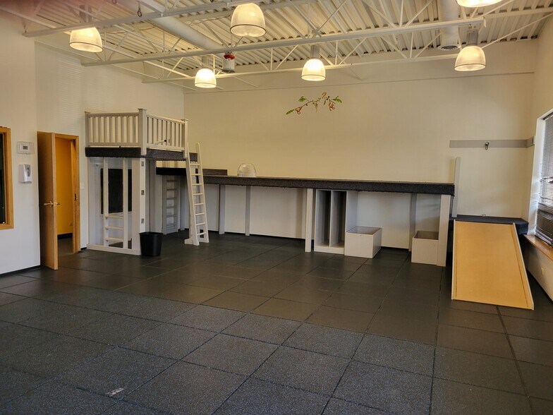 More Photos Of 3105 N Wilke Rd, Arlington Heights Medical For Lease