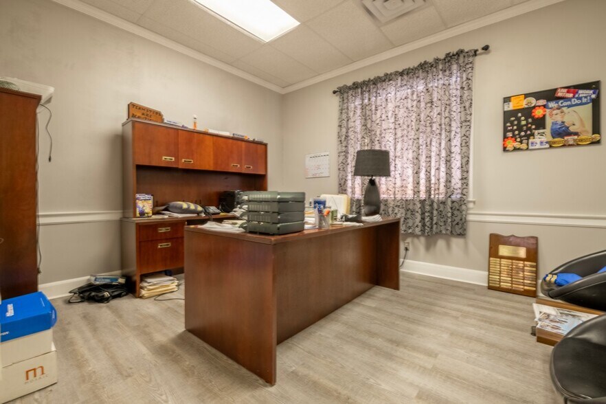 More Photos Of 2020 Mack Smith Rd, Rossville Bank For Sale