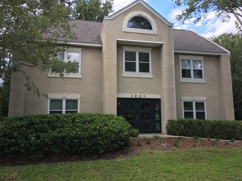 More Photos Of 2225 Ashley Crossing Dr, Charleston Office Residential For Lease