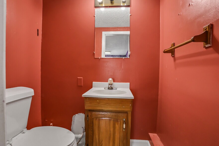 More Photos Of 6406 Merrill Rd, Jacksonville Office For Sale