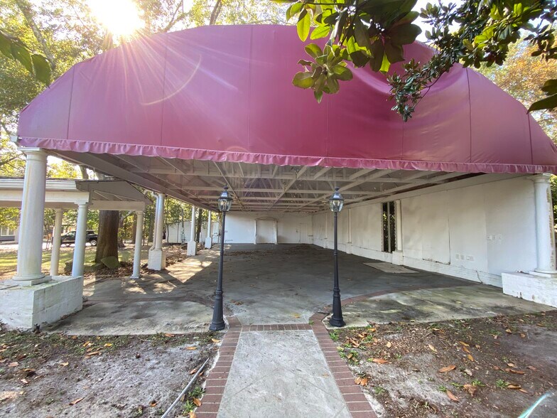 More Photos Of 421 N Lake Dr, Lexington Lodge Meeting Hall For Sale