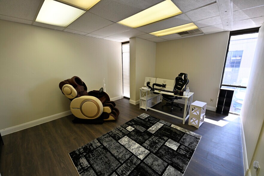 More Photos Of 9502 Computer Dr, San Antonio Medical For Sale