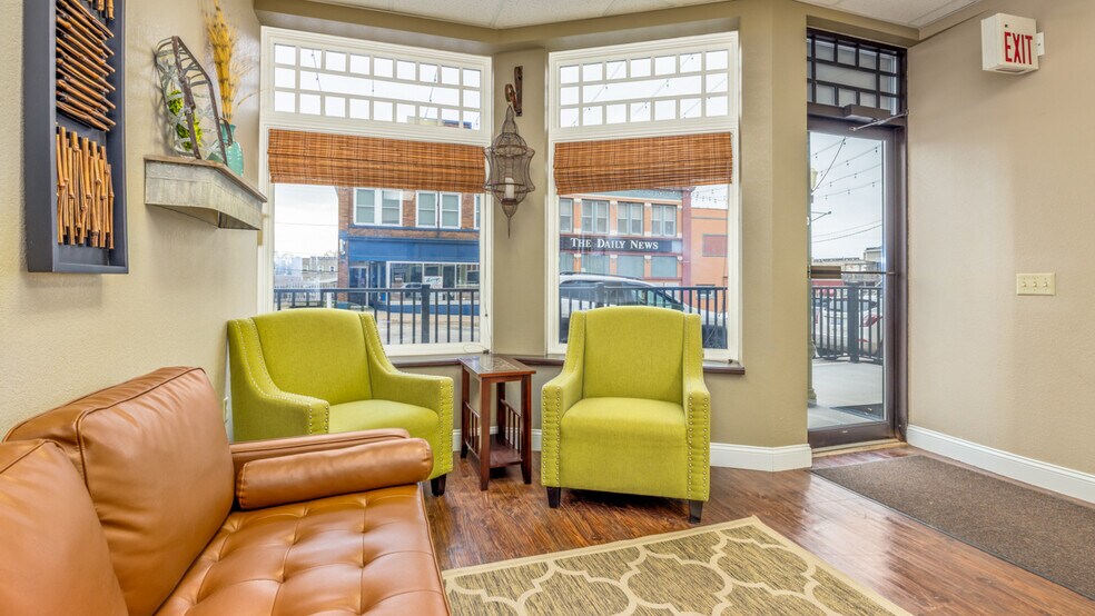 More Photos Of 206-216 E Ludington St, Iron Mountain Medical For Sale