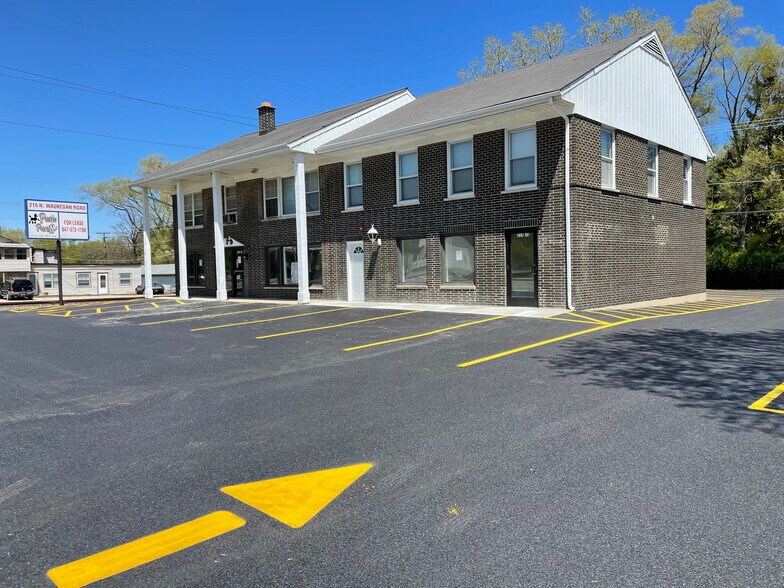 More Photos Of 215 N Waukegan Rd, Lake Bluff Convenience Store For Lease