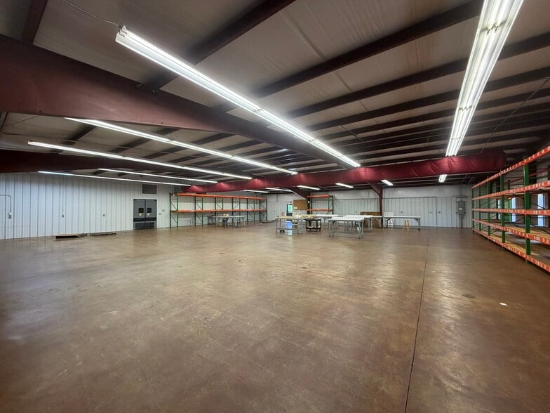 More Photos Of 2 Hummingbird ln, Eufaula Manufacturing For Sale
