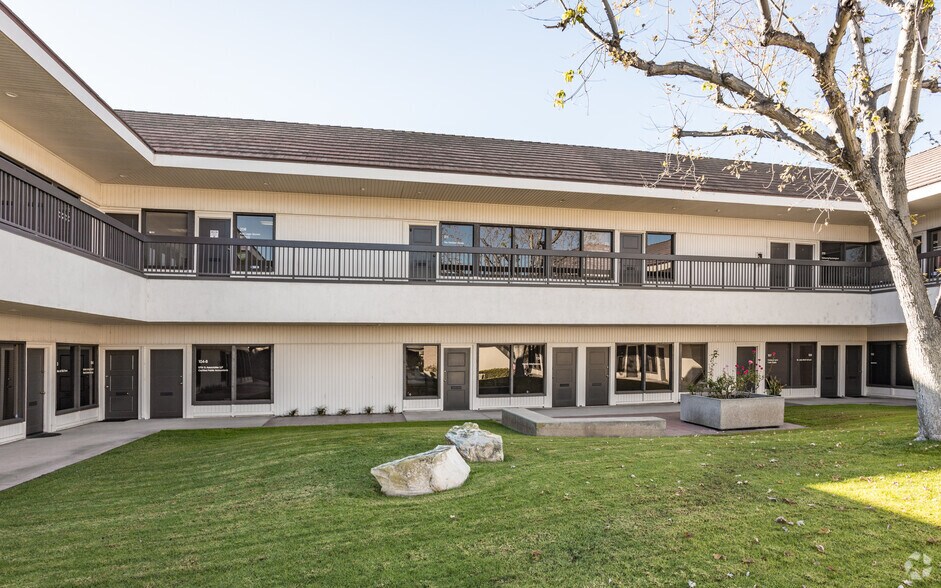 More Photos Of 250 El Camino Real, Tustin Office For Lease