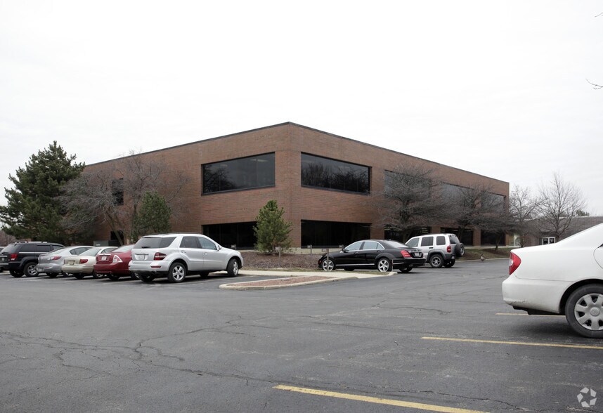 More Photos Of 1776 S Naperville Rd, Wheaton Office For Sale