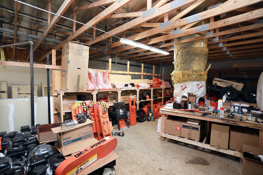 More Photos Of 4301 S Valley View Blvd, Las Vegas Warehouse For Lease