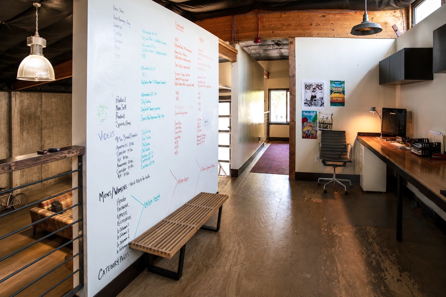 More Photos Of 15230 NE 92nd St, Redmond Industrial For Sale