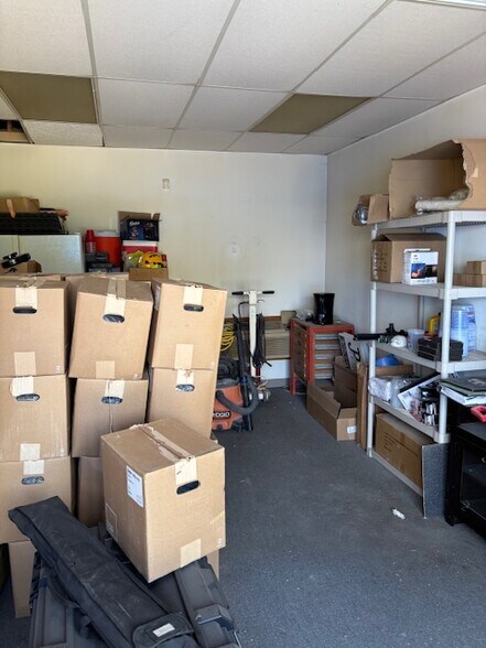 More Photos Of 14805 Custer Rd, Omaha Warehouse For Lease