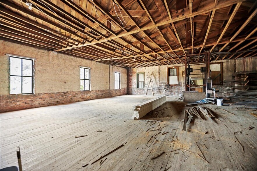More Photos Of 163 W Main St, Timmonsville General Retail For Sale