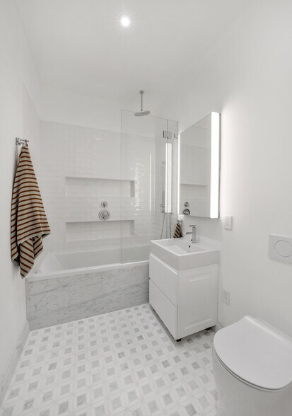 More Photos Of 14 Maiden Ln, New York Apartments For Sale