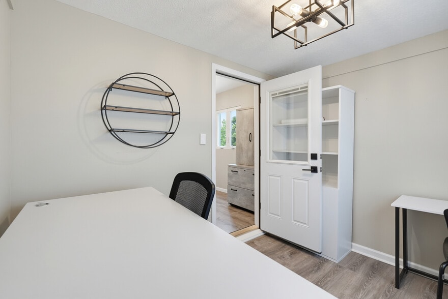 More Photos Of 9503 Brandywine Rd, Northfield Office For Lease