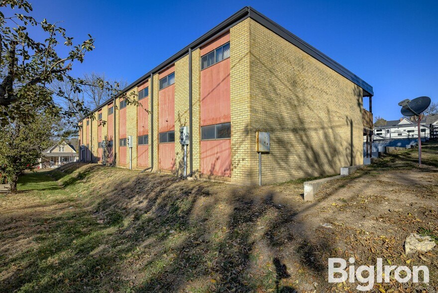 More Photos Of 525 I St, Fairbury Apartments For Sale