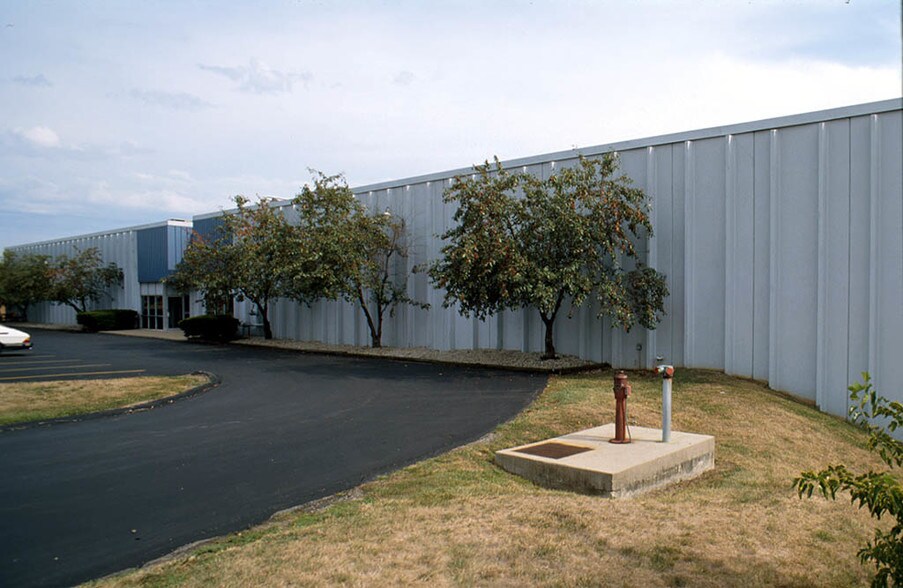 More Photos Of 6245 Creek Rd, Blue Ash Warehouse For Lease