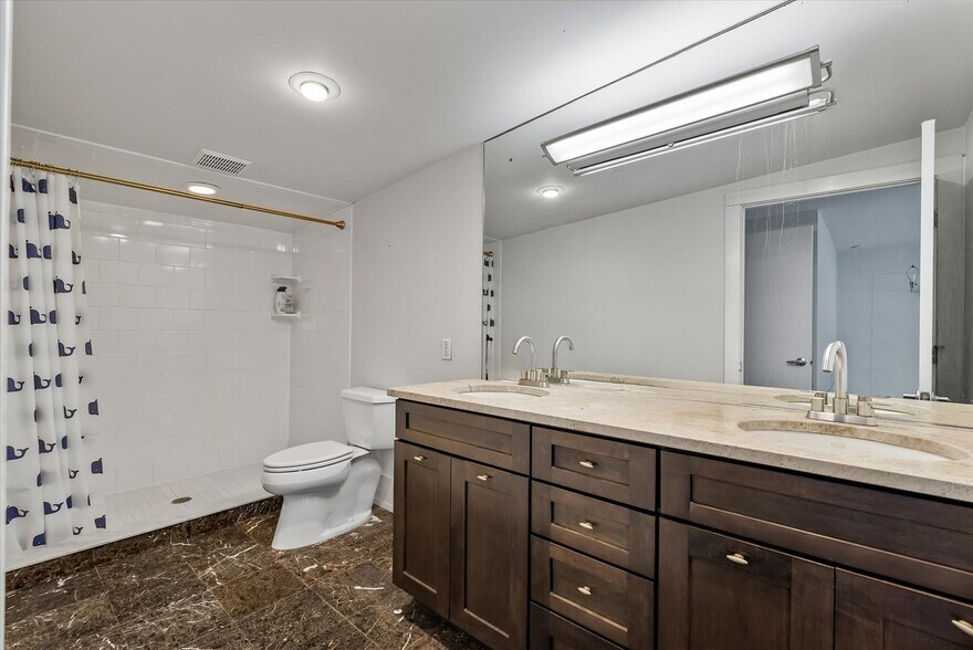 More Photos Of 1517 E 5th Ave, Tampa Office For Sale