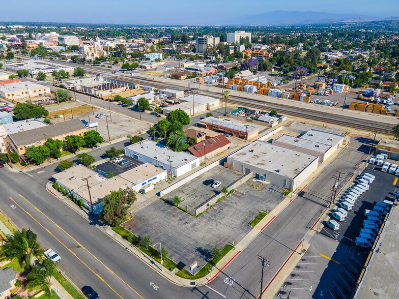 More Photos Of 538 W Monterey Ave, Pomona Distribution For Lease
