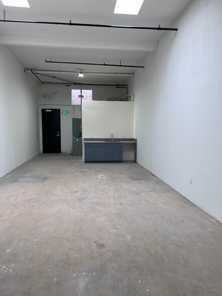 More Photos Of 1700 Nadeau St, Los Angeles Manufacturing For Lease