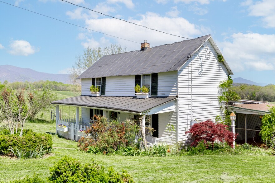 More Photos Of 2416 Lowesville Rd, Amherst Hospitality For Sale