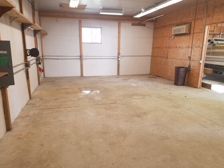More Photos Of 1466 S Dupont Hwy, New Castle Warehouse For Lease