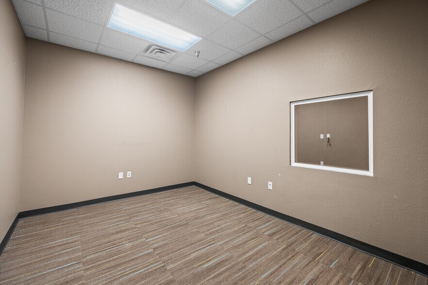 More Photos Of 7202 Slide Rd, Lubbock Medical For Lease