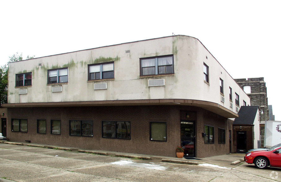 Primary Photo Of 100 E Broad St, Palmyra Storefront Retail Residential For Lease