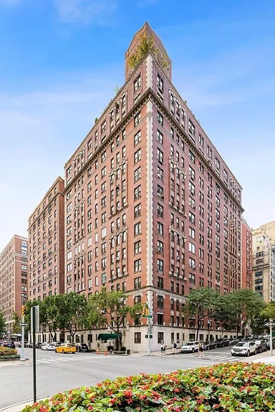 More Photos Of 1070 Park Ave, New York Apartments For Sale