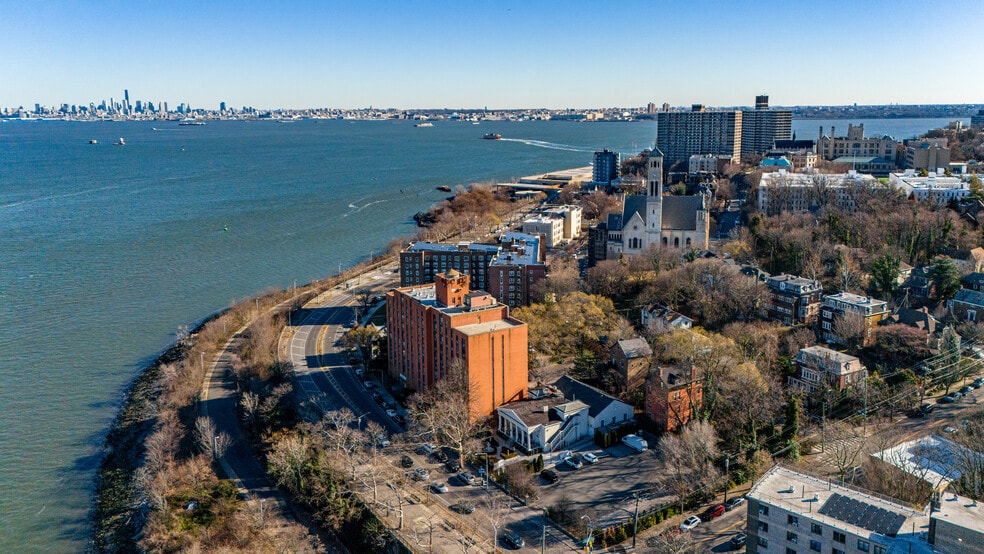 More Photos Of 404 Richmond Ter, Staten Island Specialty For Sale