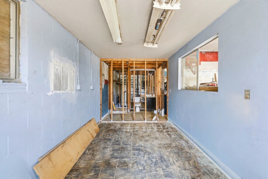 More Photos Of 2676 Van Giesen St, Richland Industrial For Sale