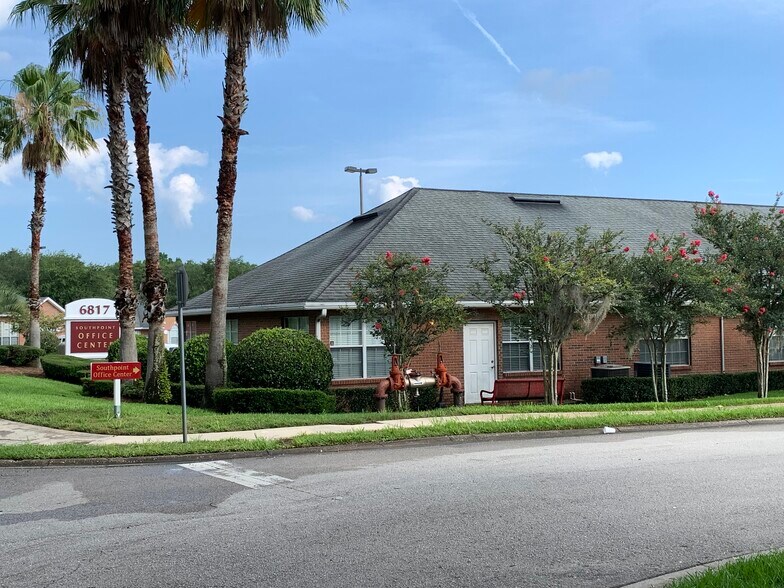 More Photos Of 6817 Southpoint Pky, Jacksonville Medical For Lease
