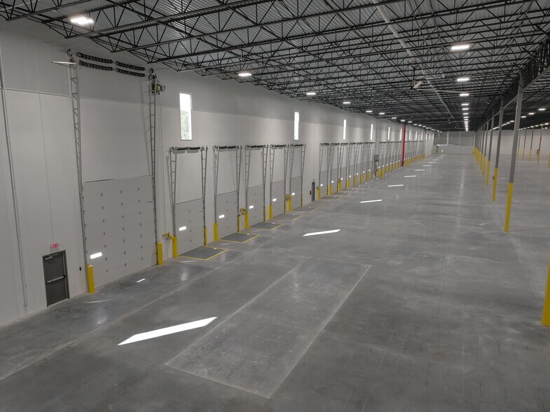 More Photos Of 5601 Chudoba Pky, Prince George Distribution For Lease