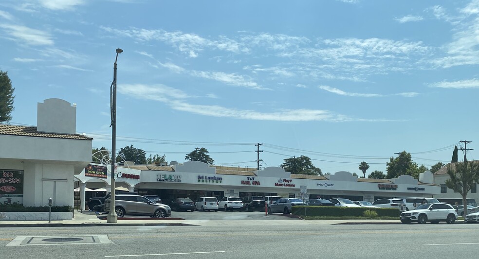 Primary Photo Of 19000-19030 Ventura Blvd, Tarzana Unknown For Lease