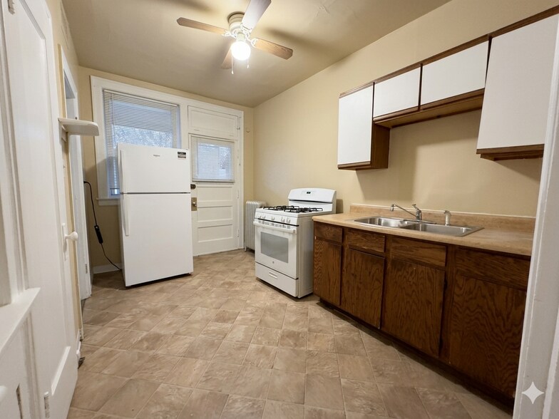 More Photos Of 7924 S Rhodes Ave, Chicago Apartments For Sale