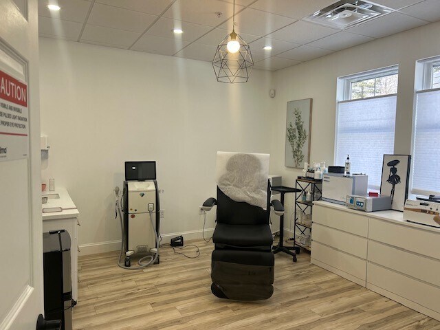 More Photos Of 45 Forest Falls Dr, Yarmouth Medical For Lease