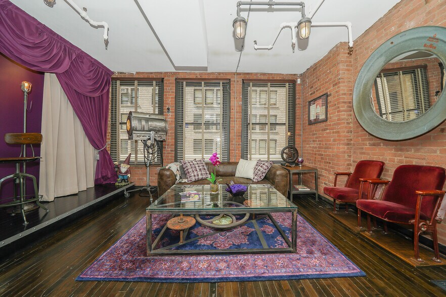 Primary Photo Of 247 W 36th St, New York Office For Lease